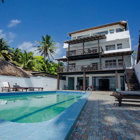 Hotel Lucky Seven Hikkaduwa Esterno foto