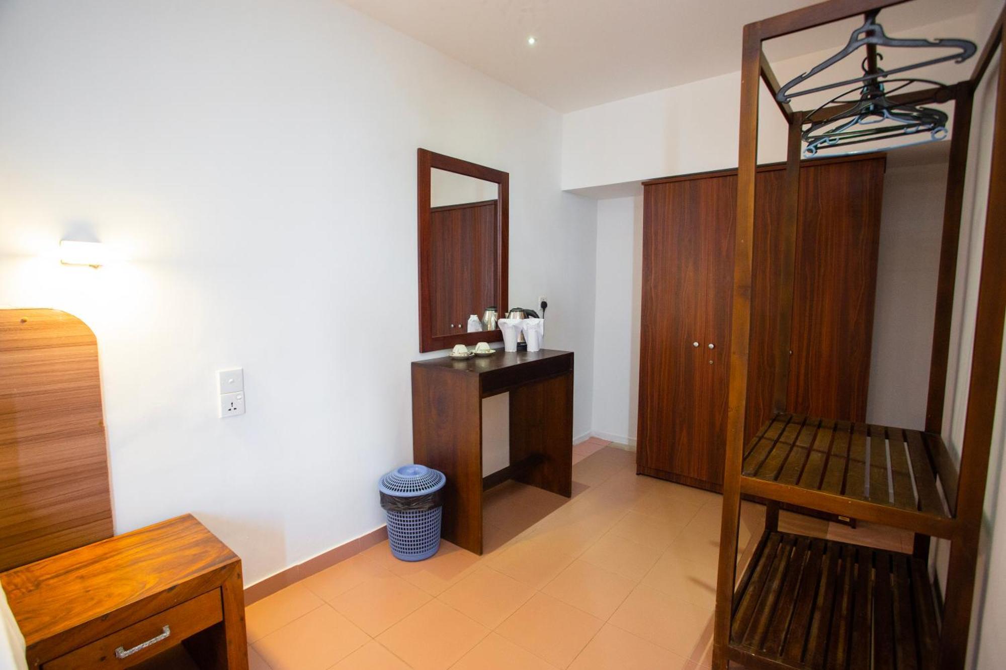 Hotel Lucky Seven Hikkaduwa Esterno foto