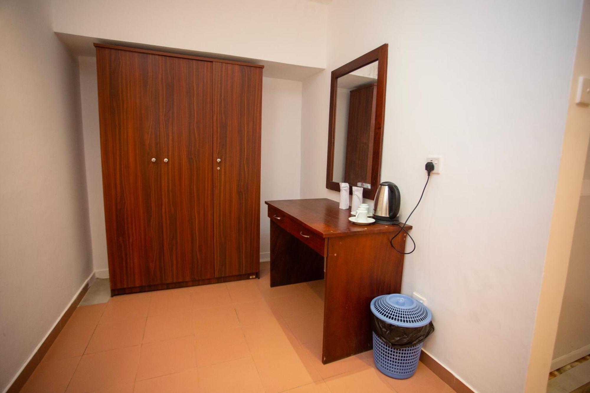 Hotel Lucky Seven Hikkaduwa Esterno foto
