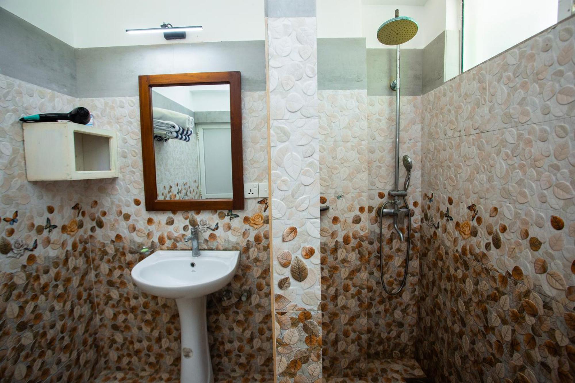 Hotel Lucky Seven Hikkaduwa Esterno foto