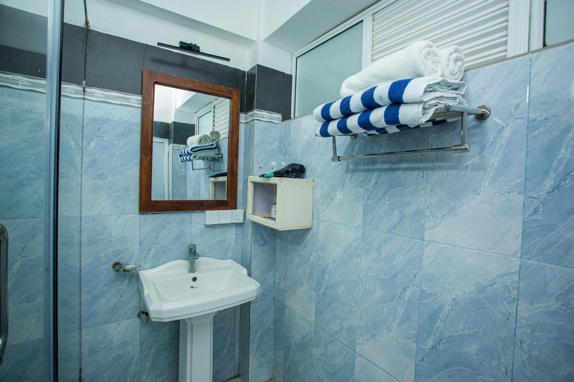 Hotel Lucky Seven Hikkaduwa Esterno foto
