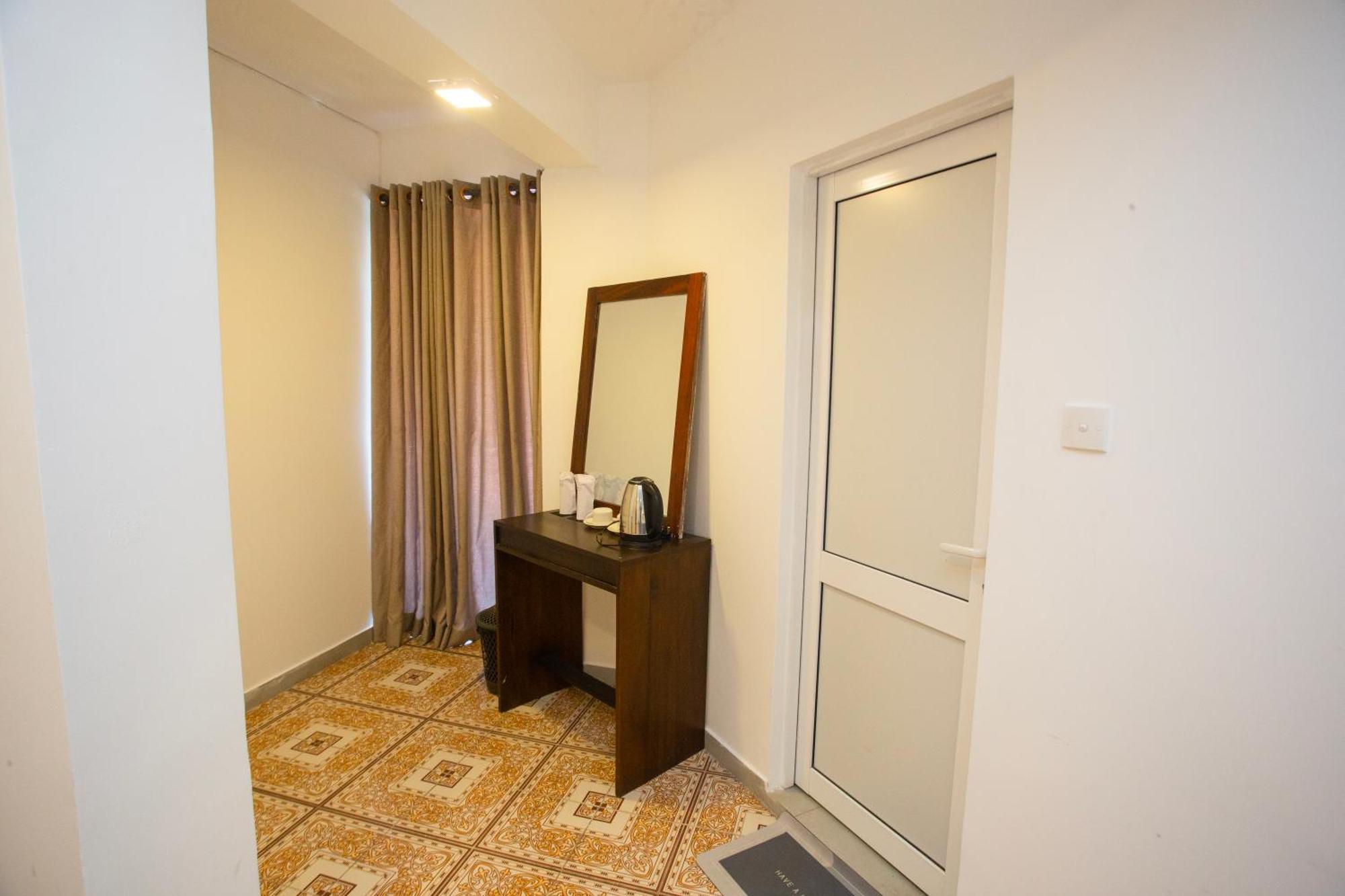 Hotel Lucky Seven Hikkaduwa Esterno foto