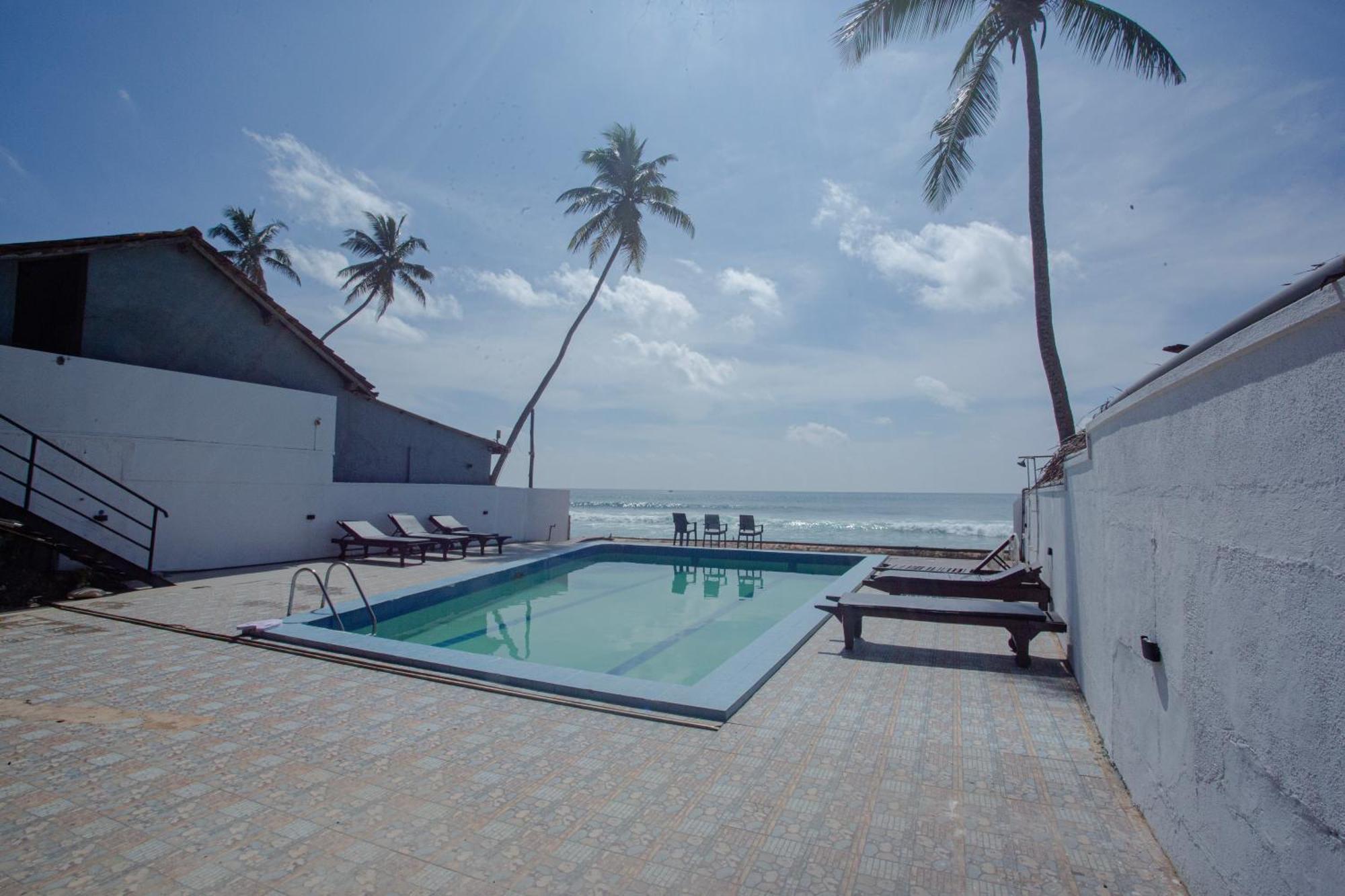 Hotel Lucky Seven Hikkaduwa Esterno foto