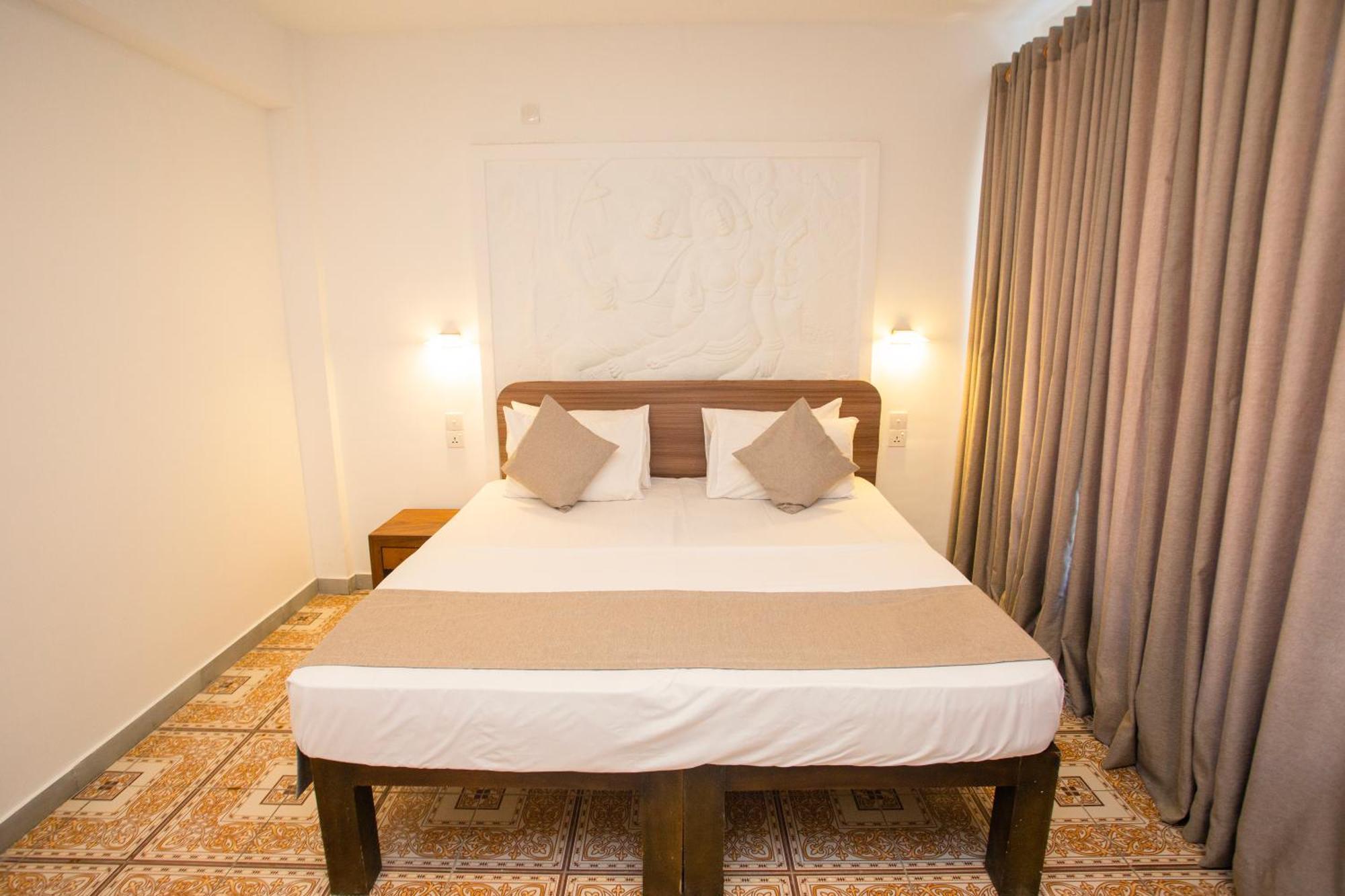 Hotel Lucky Seven Hikkaduwa Esterno foto
