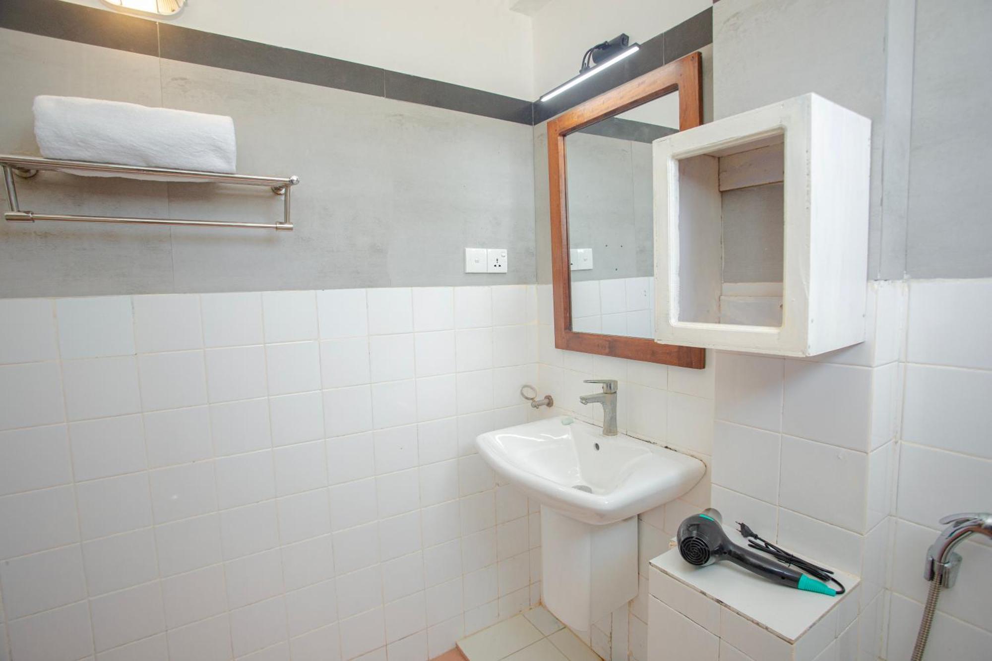 Hotel Lucky Seven Hikkaduwa Esterno foto
